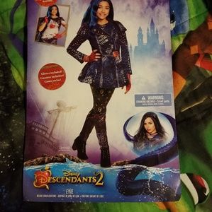 Descendants EVIE costume kids size 4-6x